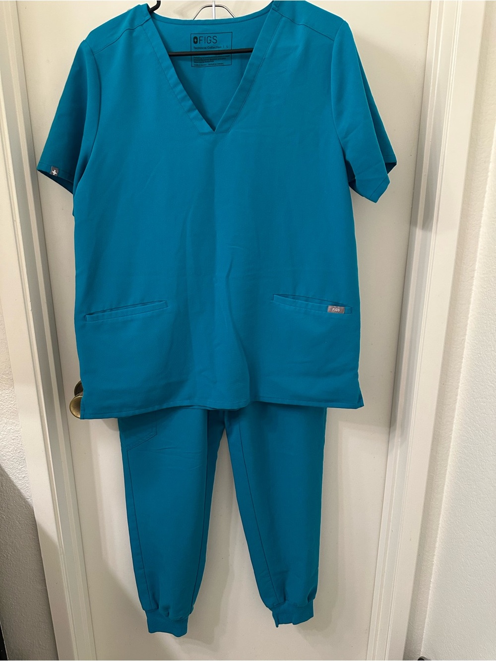 Figs Teal V-Neck Medical Top and Jogger Pants